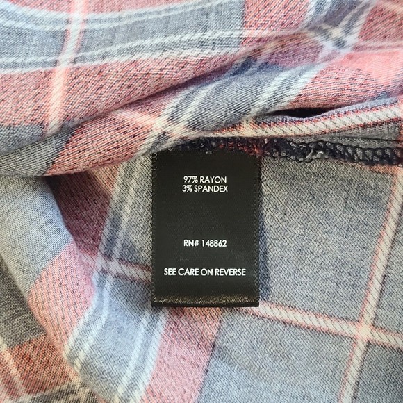 Torrid Stretch Challis Button Front Shirt Women's Size 2 Red Blue Plaid - Picture 14 of 14